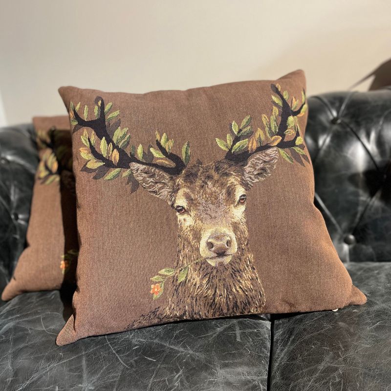 Coussin tte de cerf N1
