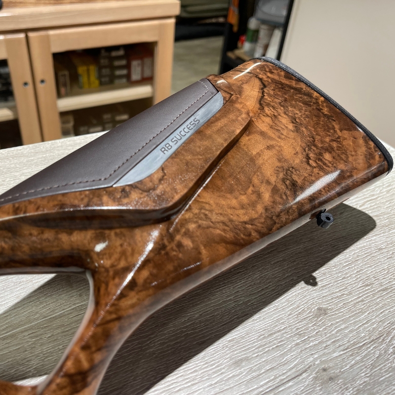 R8 Success Cuir Cal. 300 win mag Gade 7 - Blaser