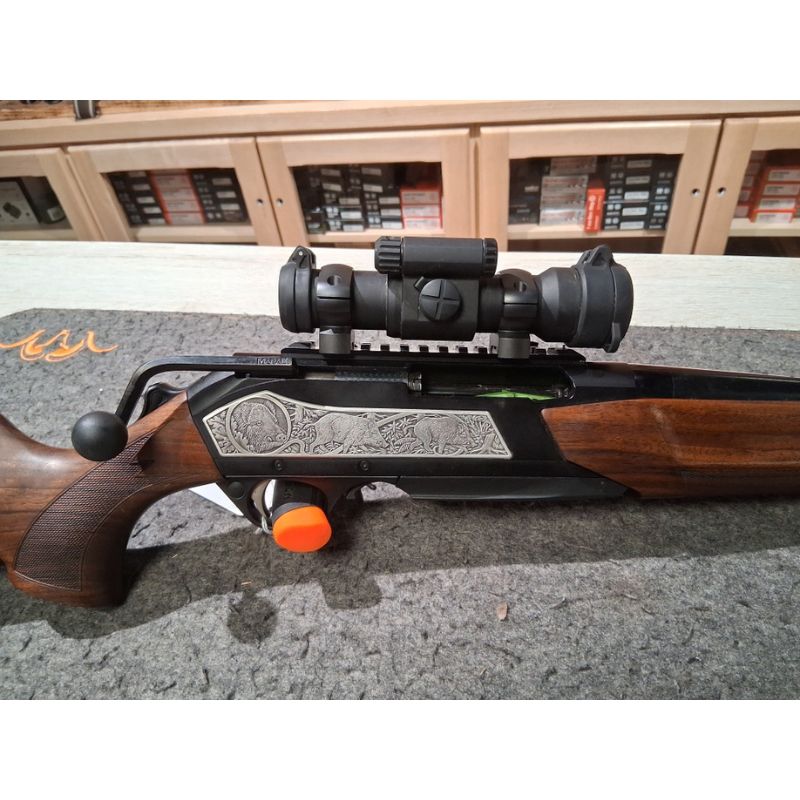 Browning Maral Big Game calibre 9.3x62 avec point rouge Aimpoint 9000 sc 2 moa